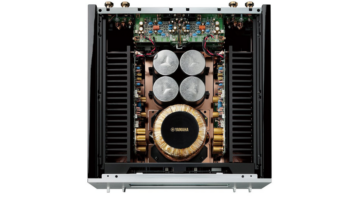 Yamaha M-5000 Power Amplifier front